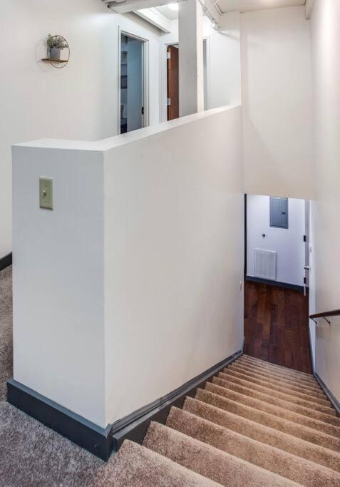 הוילה רוצ'סטר Centric Modern Loft W/ King Beds & Smart Gametable מראה חיצוני תמונה