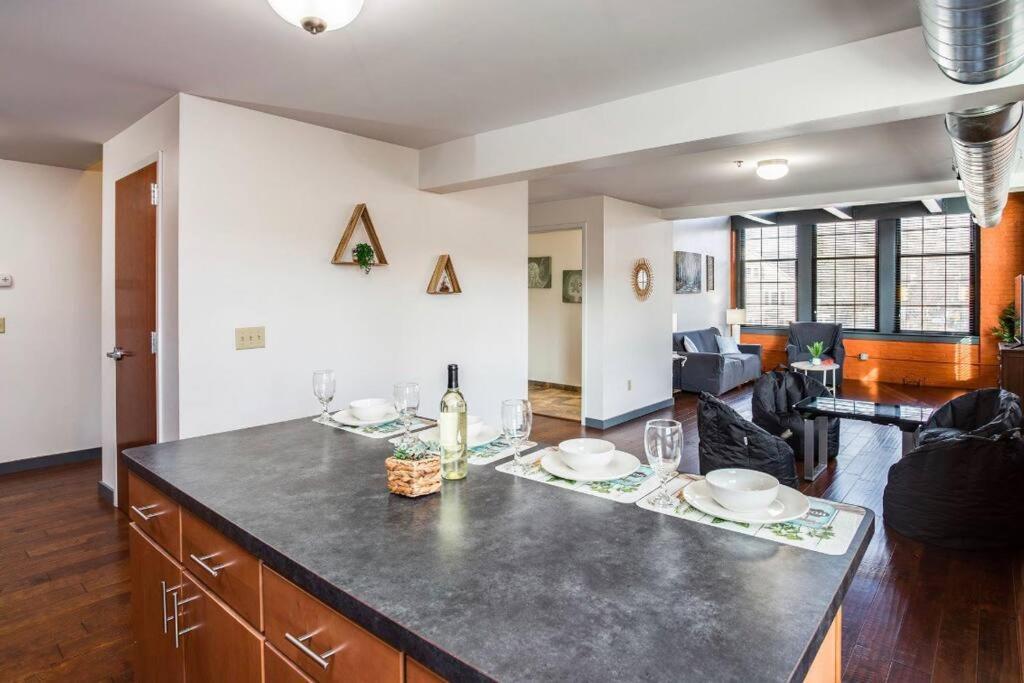 הוילה רוצ'סטר Centric Modern Loft W/ King Beds & Smart Gametable מראה חיצוני תמונה